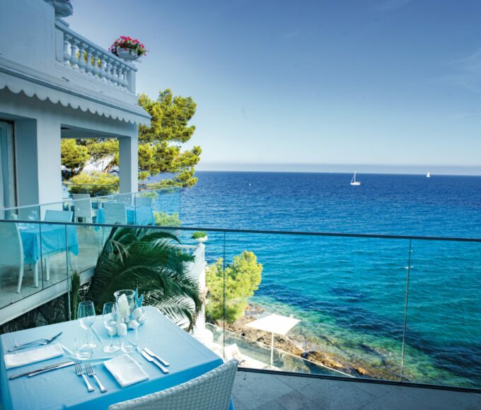 Hotel Les Calanques 2 redimensionner 2048x1535