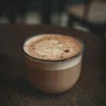 Latte art cappuccino mousse onctueuse bois